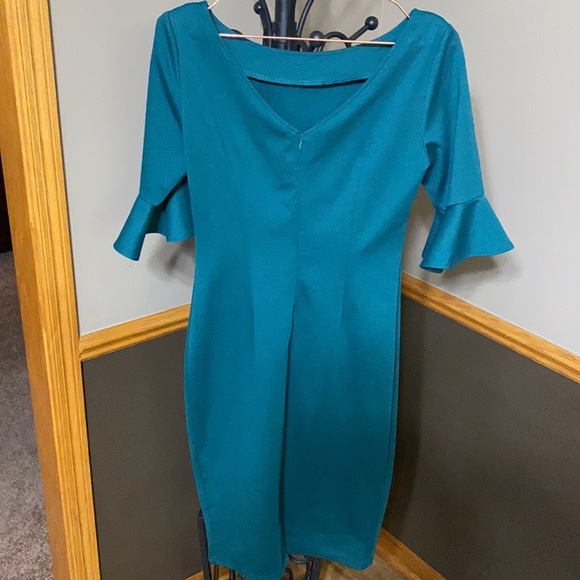 Vfemage jade green scoop neck bell sleeve dress size medium - Picture 3 of 5